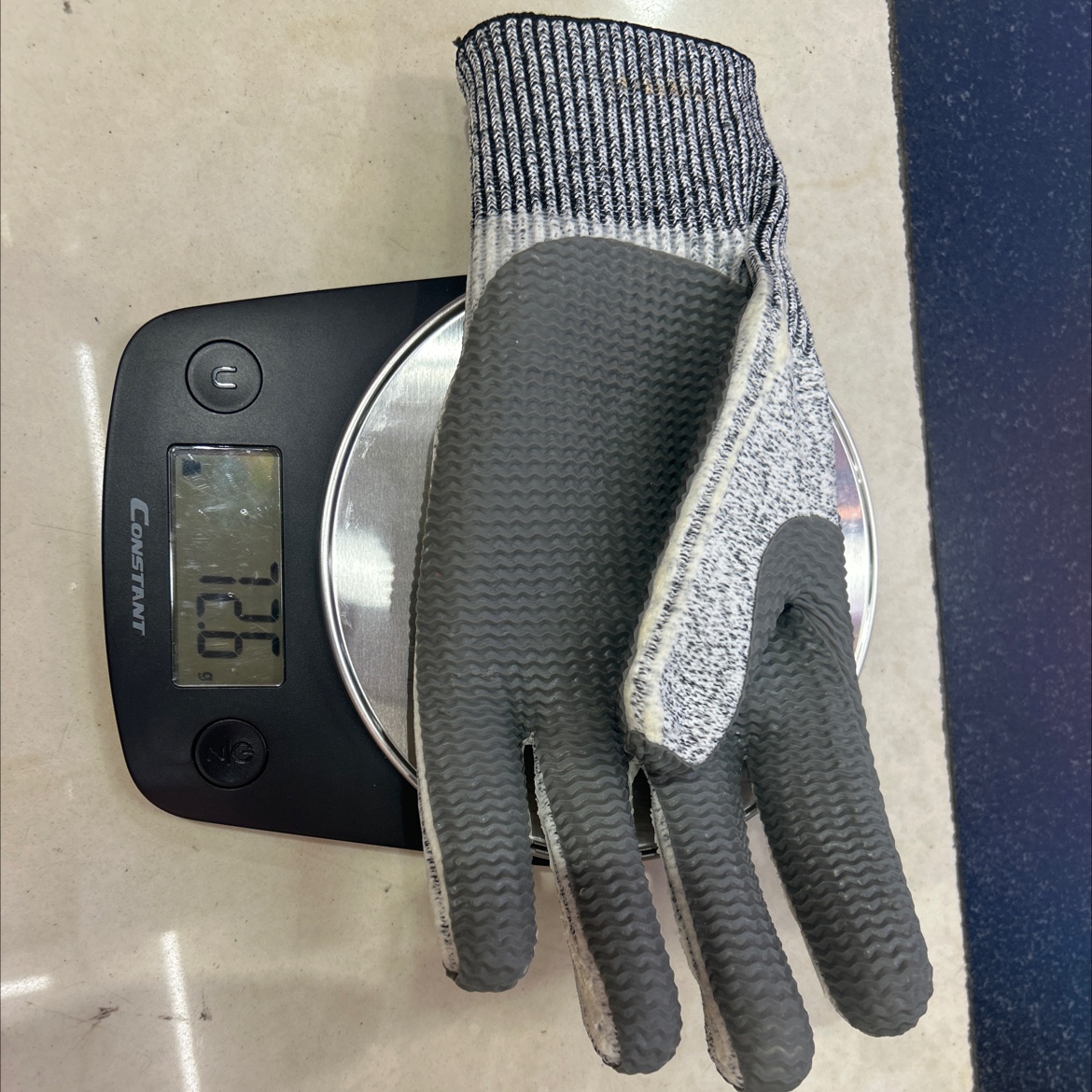 Cut-resistant gloves detail image 2
