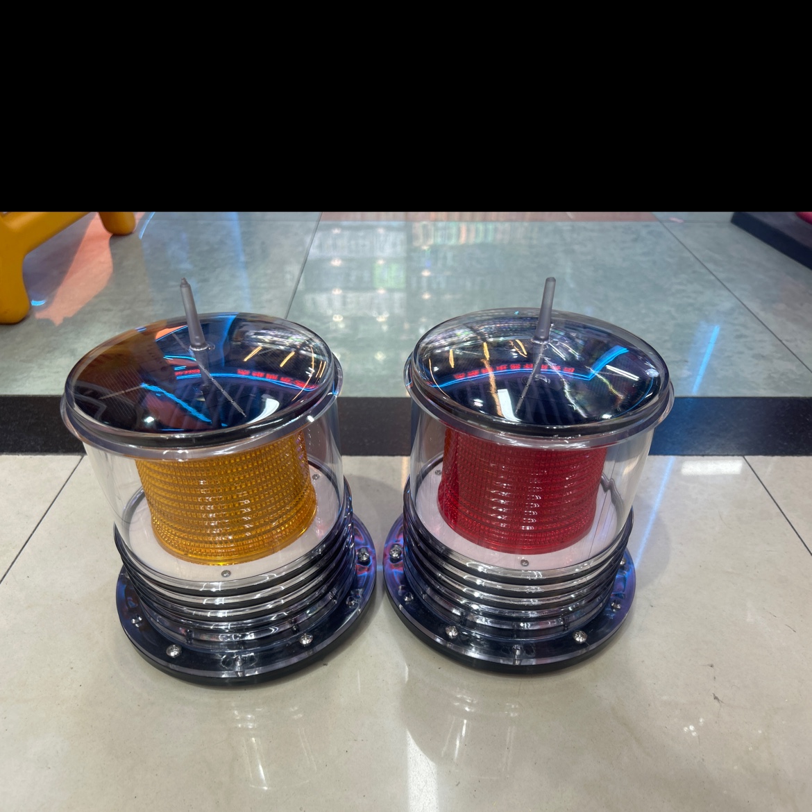 Solar-powered apron lights, navigation lights, solar lights, airport apron lights details Picture