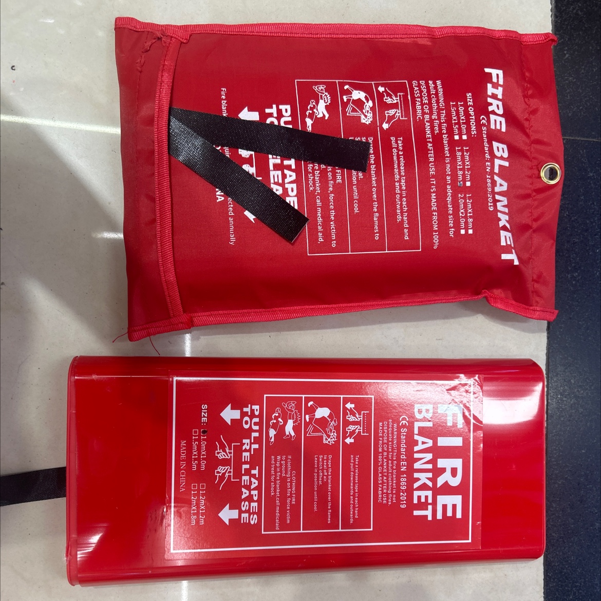 Fire blanket, a blanket used for extinguishing fires details Picture