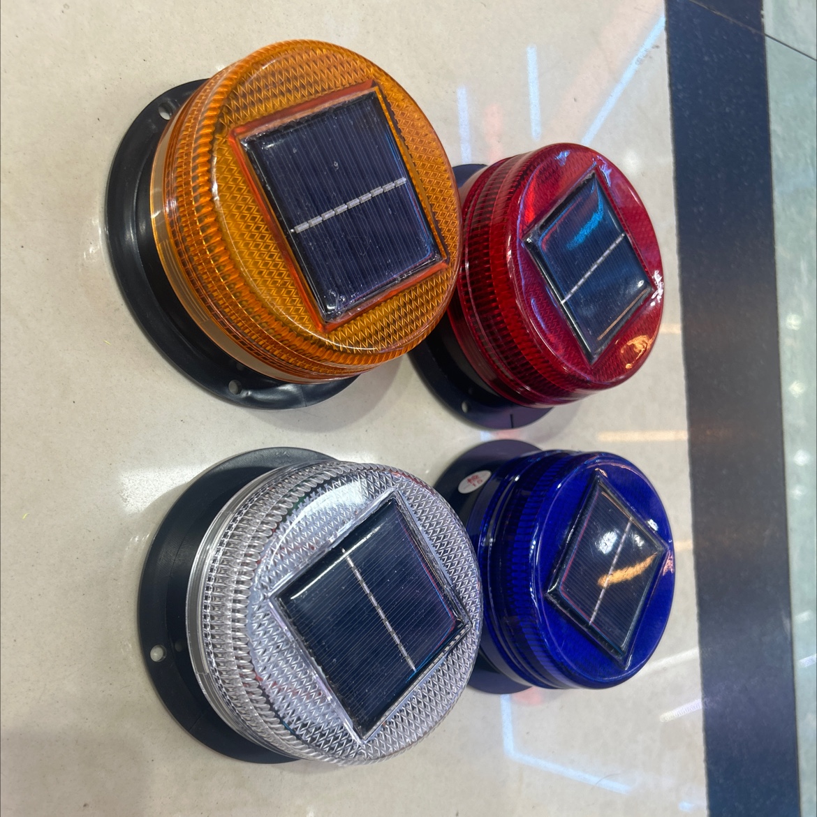 Magnetic traffic warning light details Picture