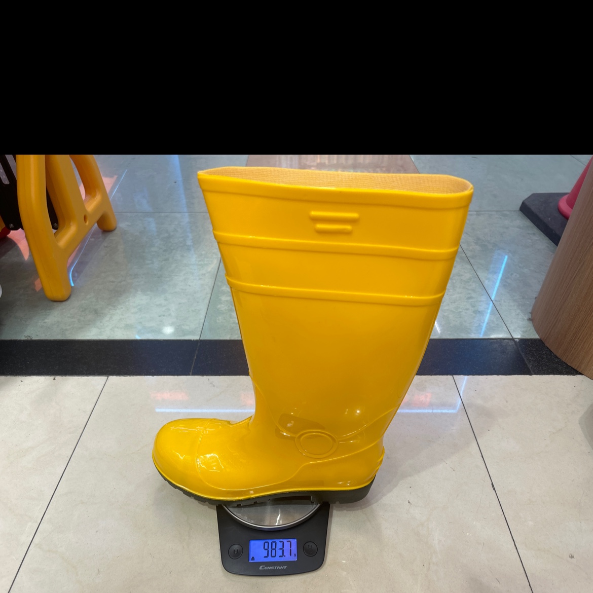 Anti-smash rain boots for labor protection detail image 2