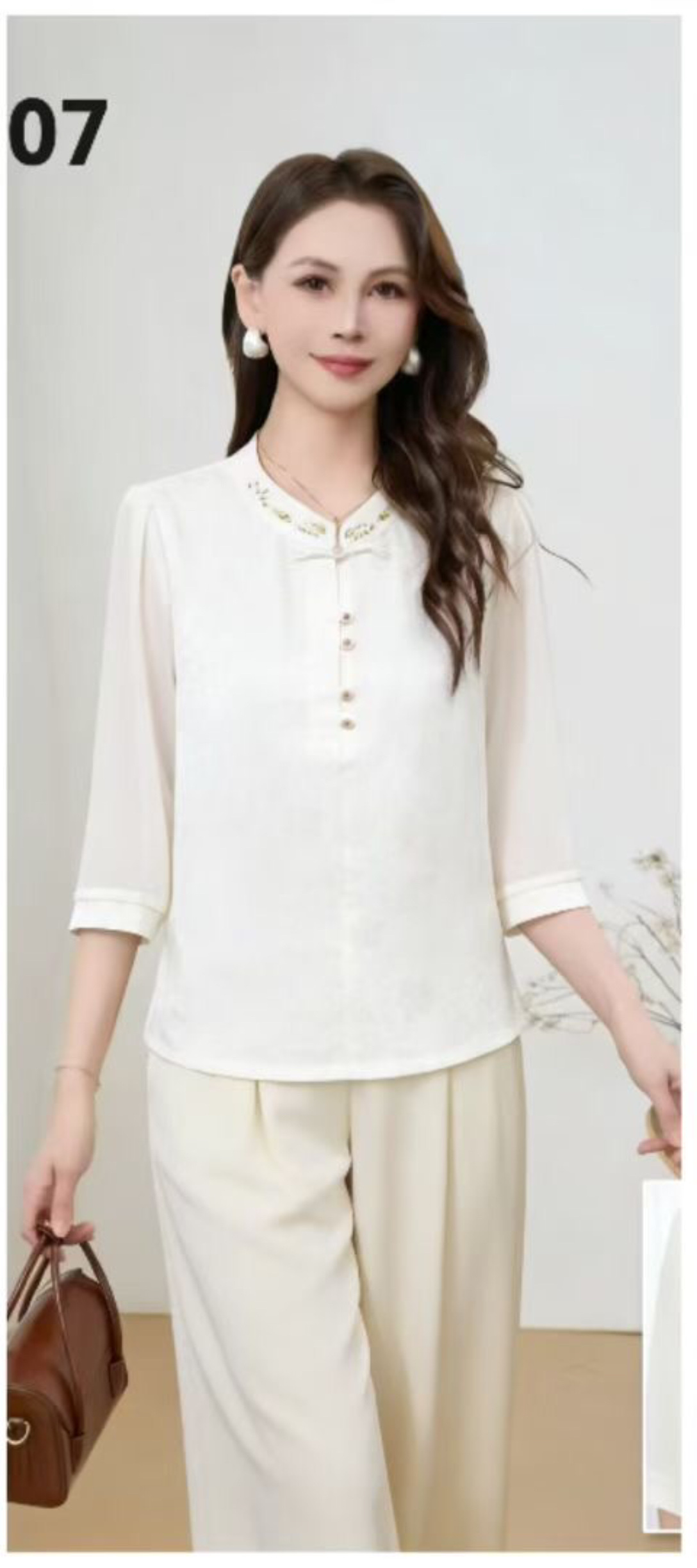 Chinese-style floral tops for middle-aged and elderly people in summer 2026 details Picture