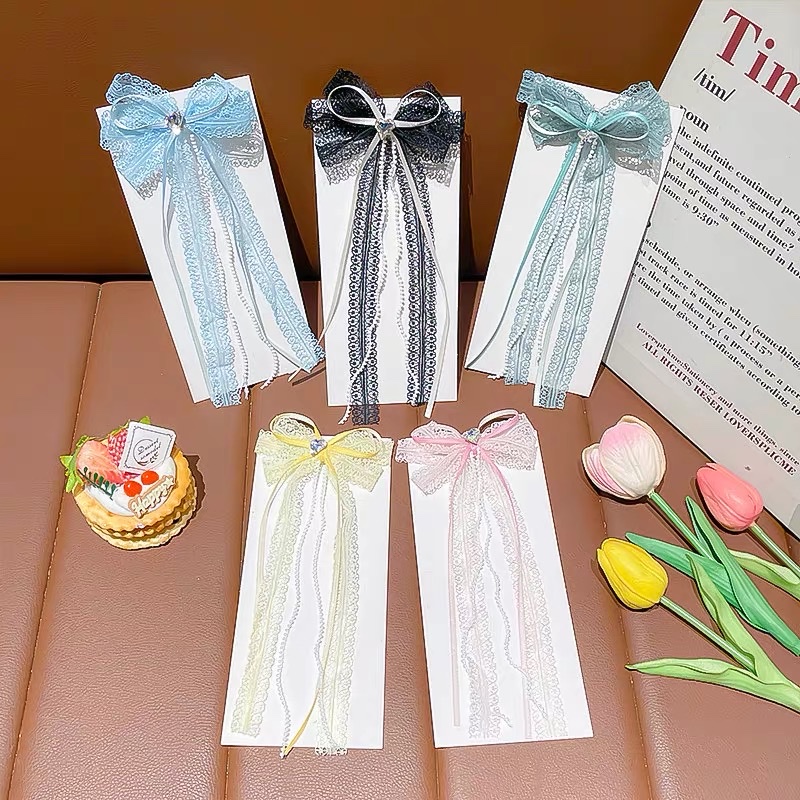Children's sweet bow hair clips, girls' lace pearl mini duckbill clips, high appearance level princess style hair clip headwear Application Scenario