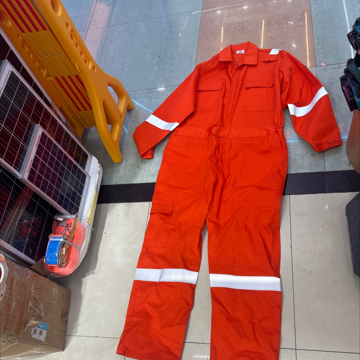 One-piece work clothes, one-piece work protective clothing