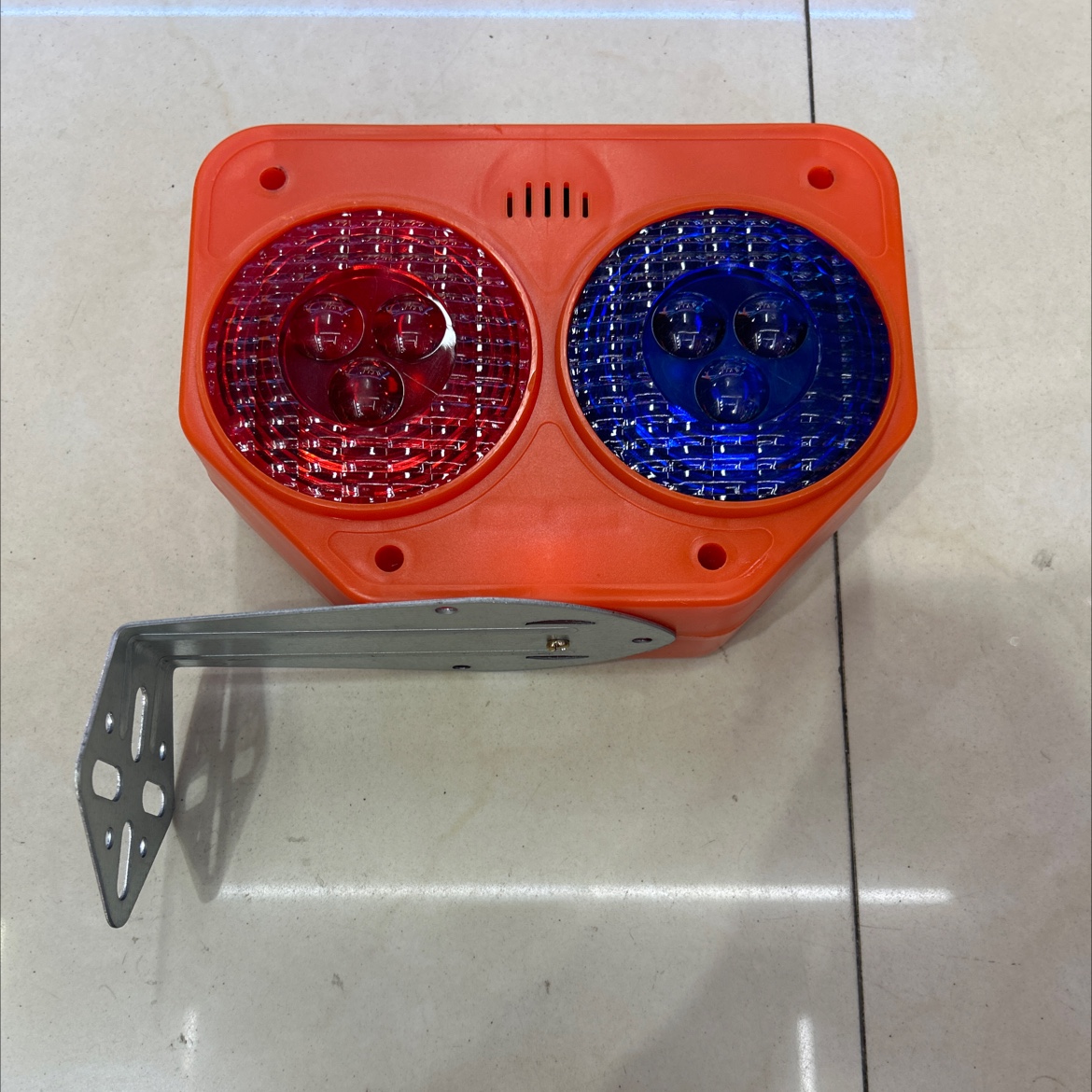 Solar-powered traffic warning light 0192