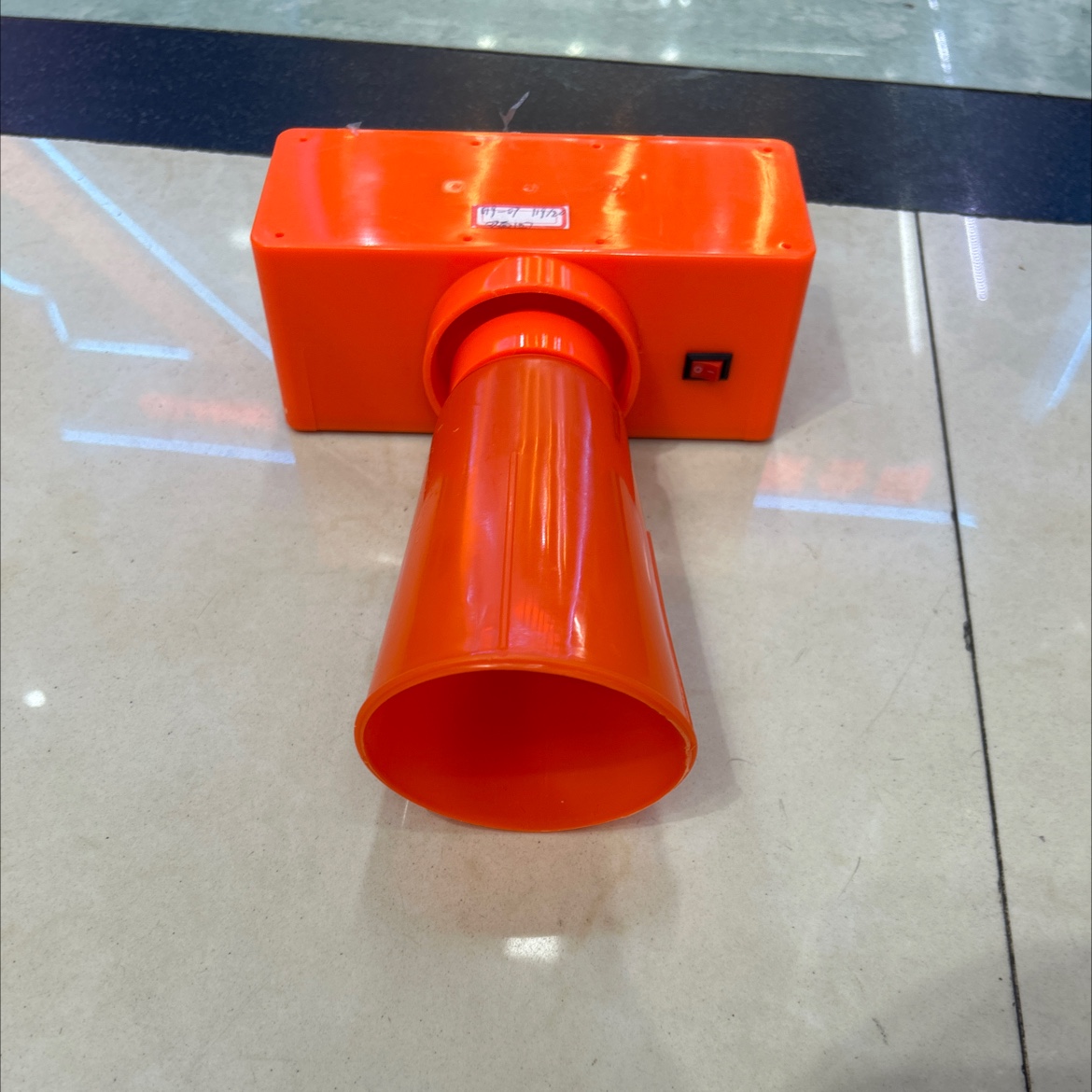 Solar-powered traffic warning light, single-sided lamp beads 019-04 Application Scenario