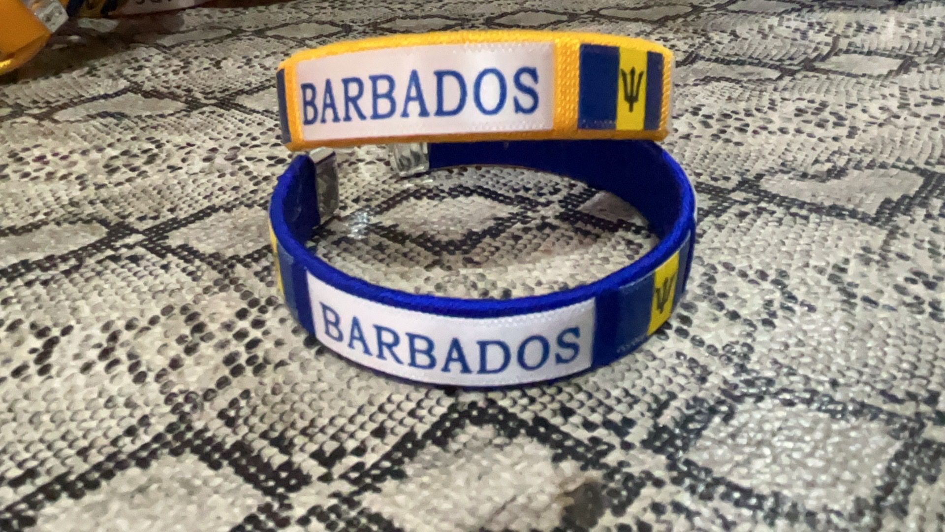 Football fan wristband, Spanish, Brazilian, Portuguese, Argentine, French, Italian line wristband Item Picture