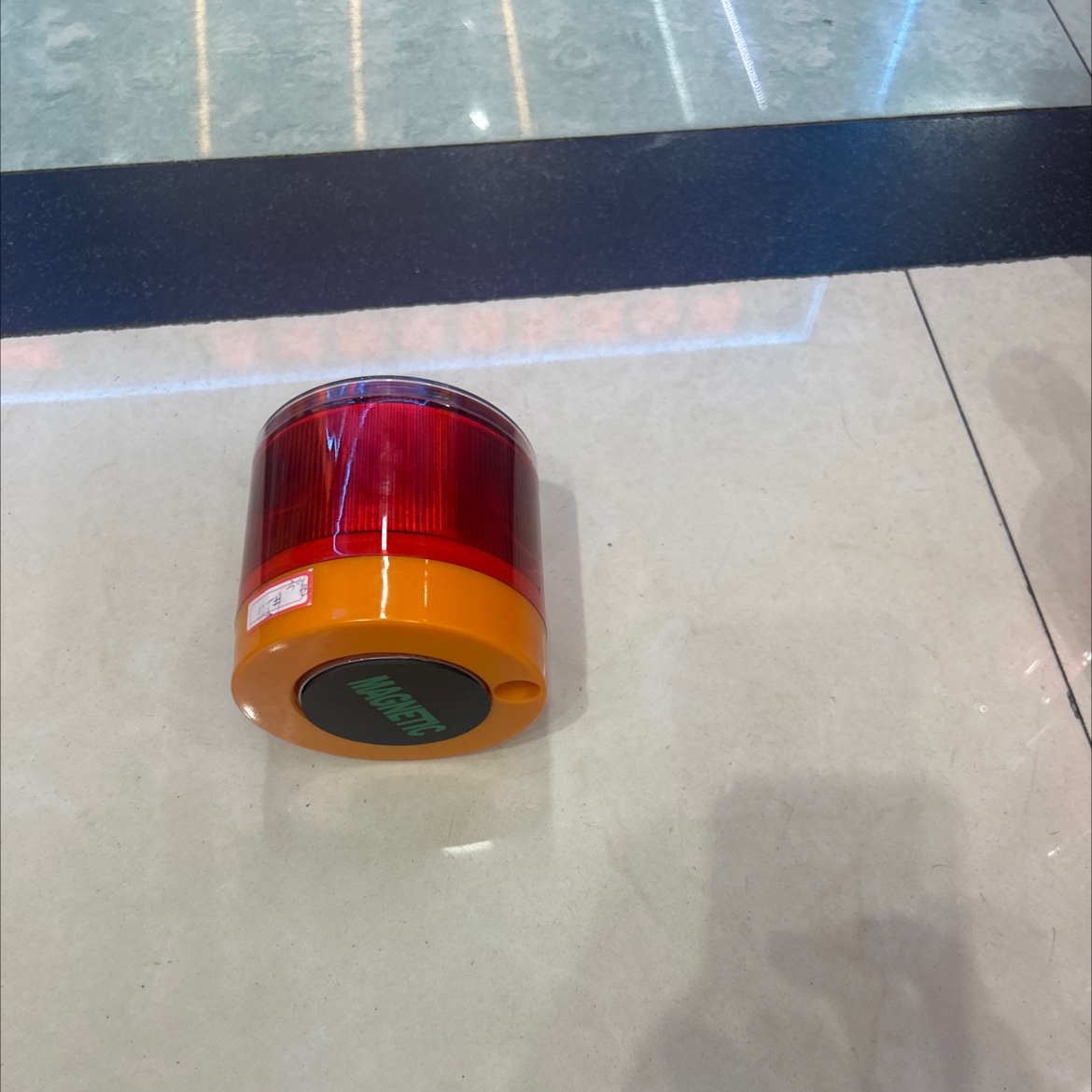 Sun magnetic traffic warning light 8102 detail image 2
