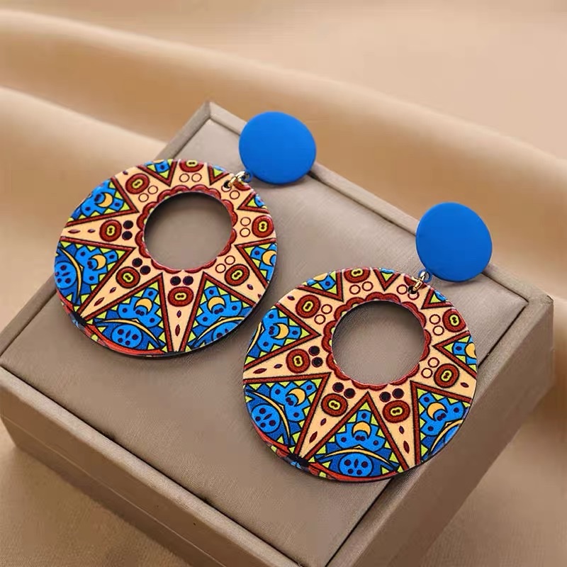 Niche design green palm leaf ear pendant earrings for women, exaggerated and unique, exuding a high-end and feminine charm details Picture