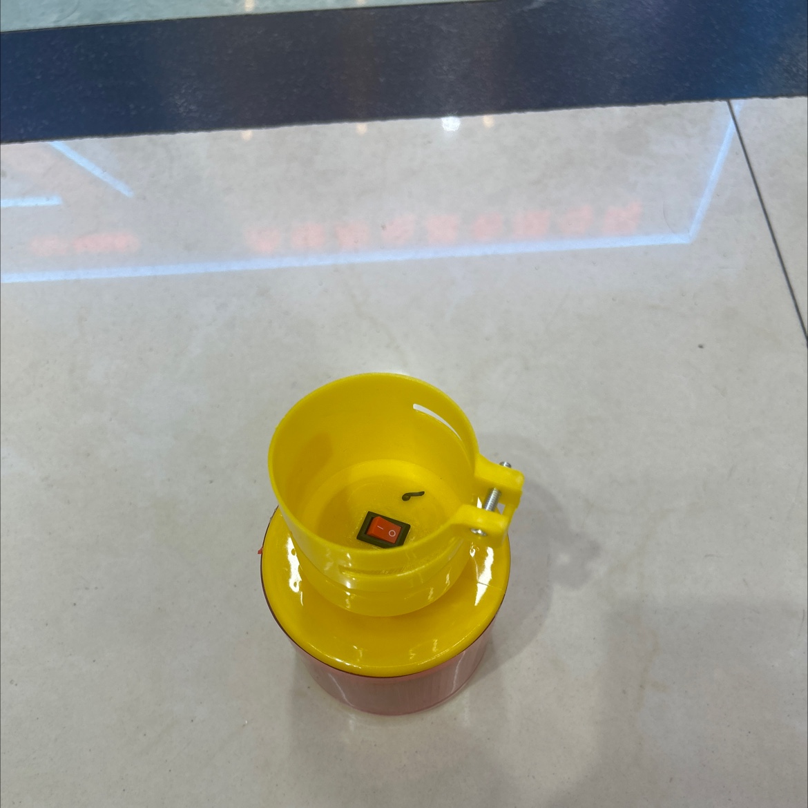 Solar-powered warning light JS03 details Picture