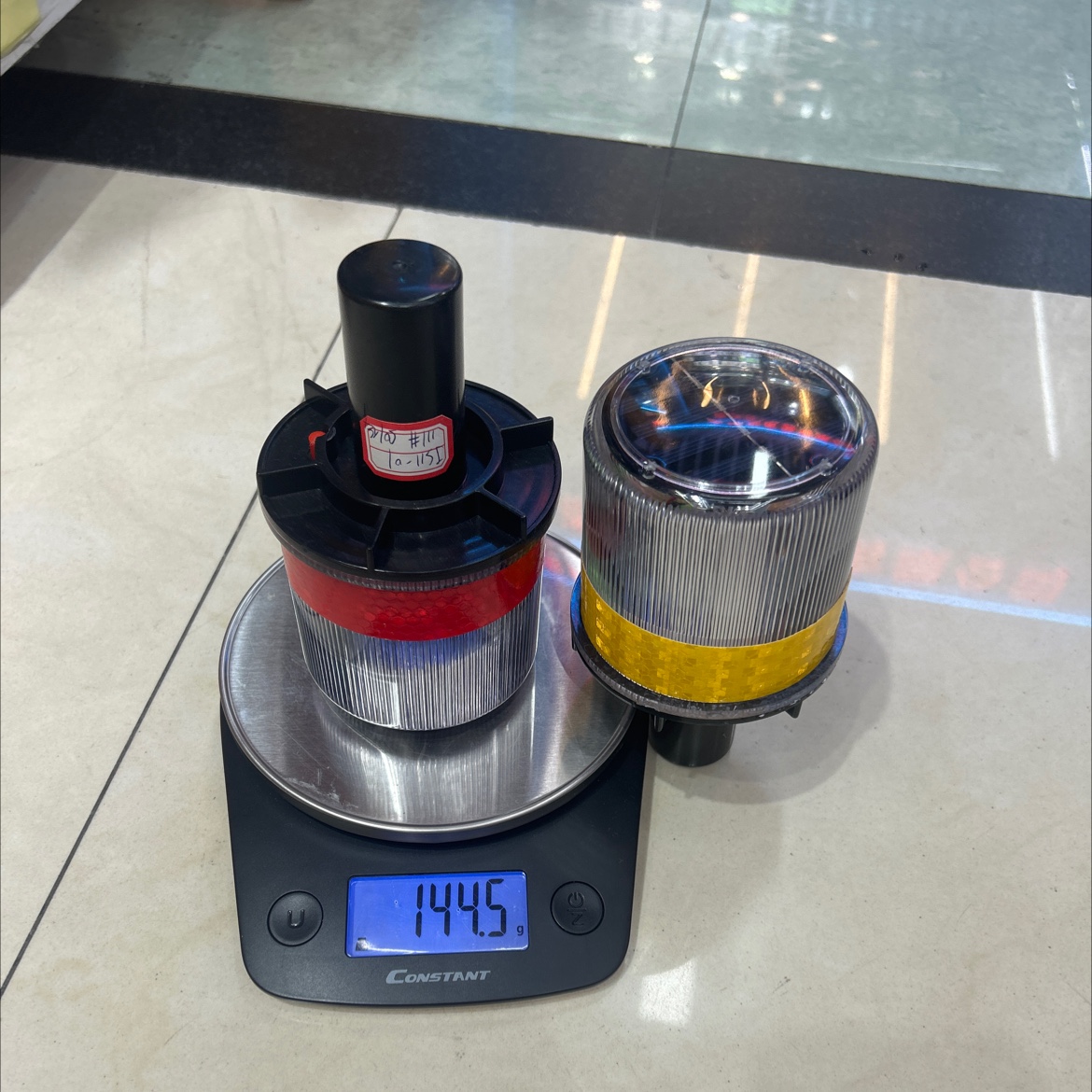Traffic warning light JS11-10 with solar panel detail image 3