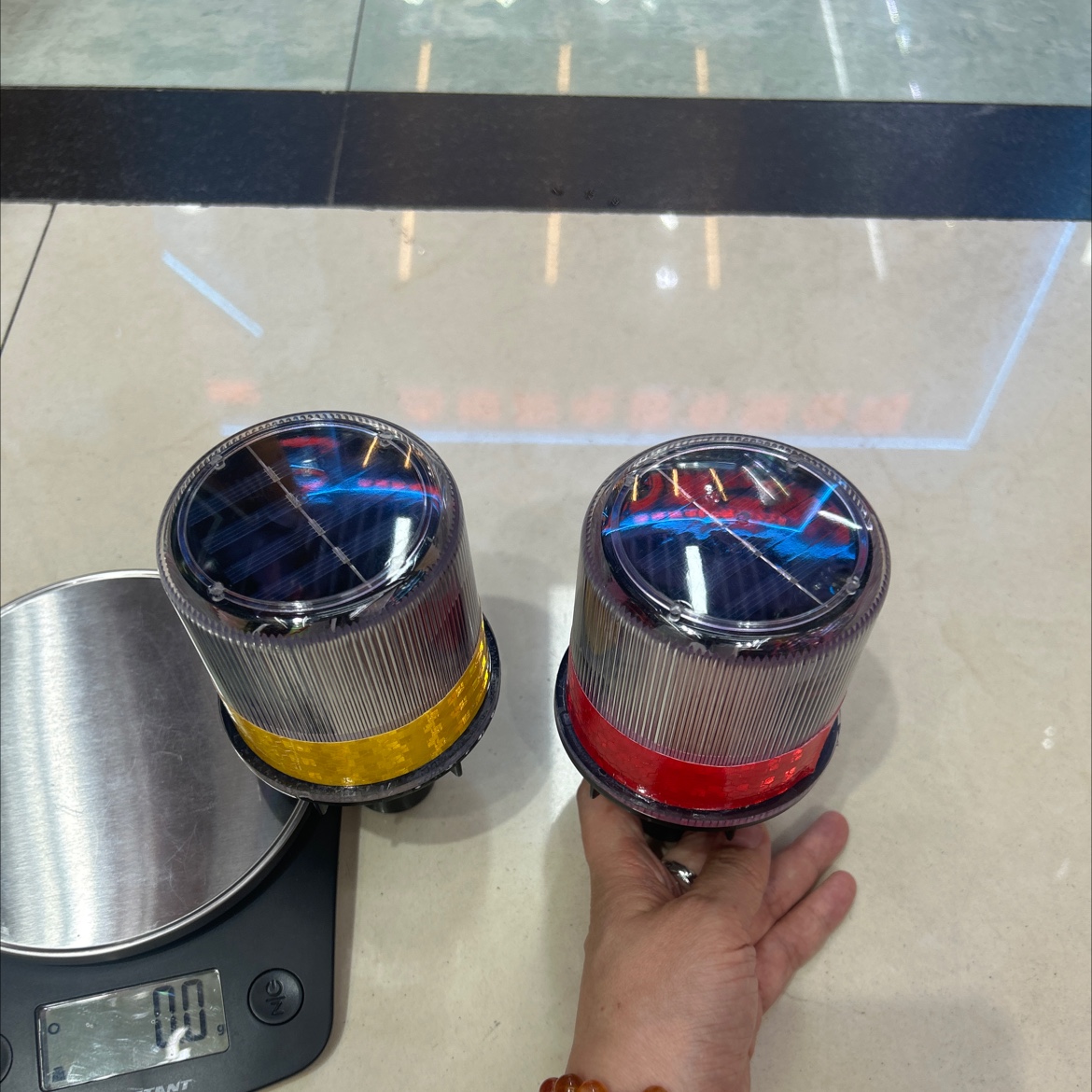 Traffic warning light JS11-10 with solar panel
