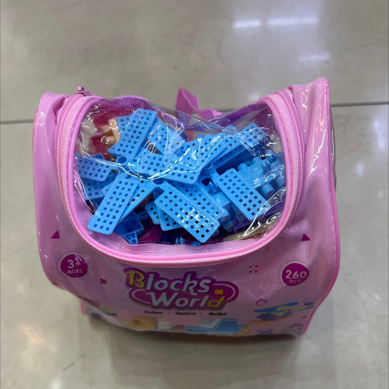 لعبة من لعبة من لعبة أطفال تتكون من جسيمات متداخلة Item Picture