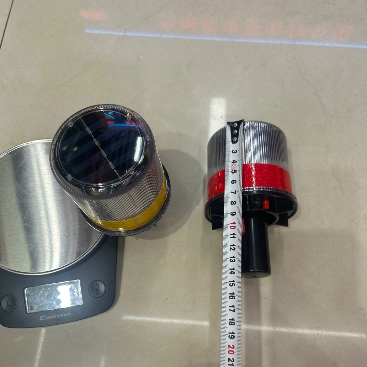 Traffic warning light JS11-10 with solar panel detail image 2