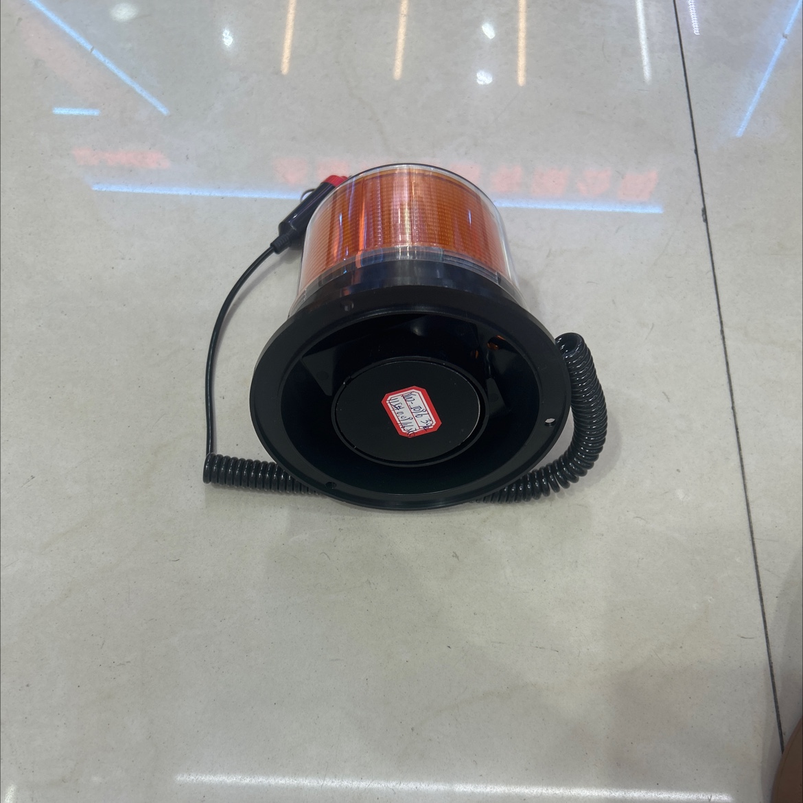 USB car charger with magnet traffic warning light 5096 Application Scenario