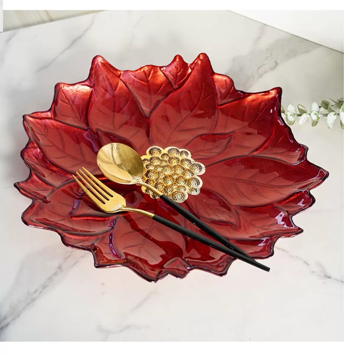 High-quality Glass placemats with high cost performance. Direct supply from the source factory. Glass charger plate tableware