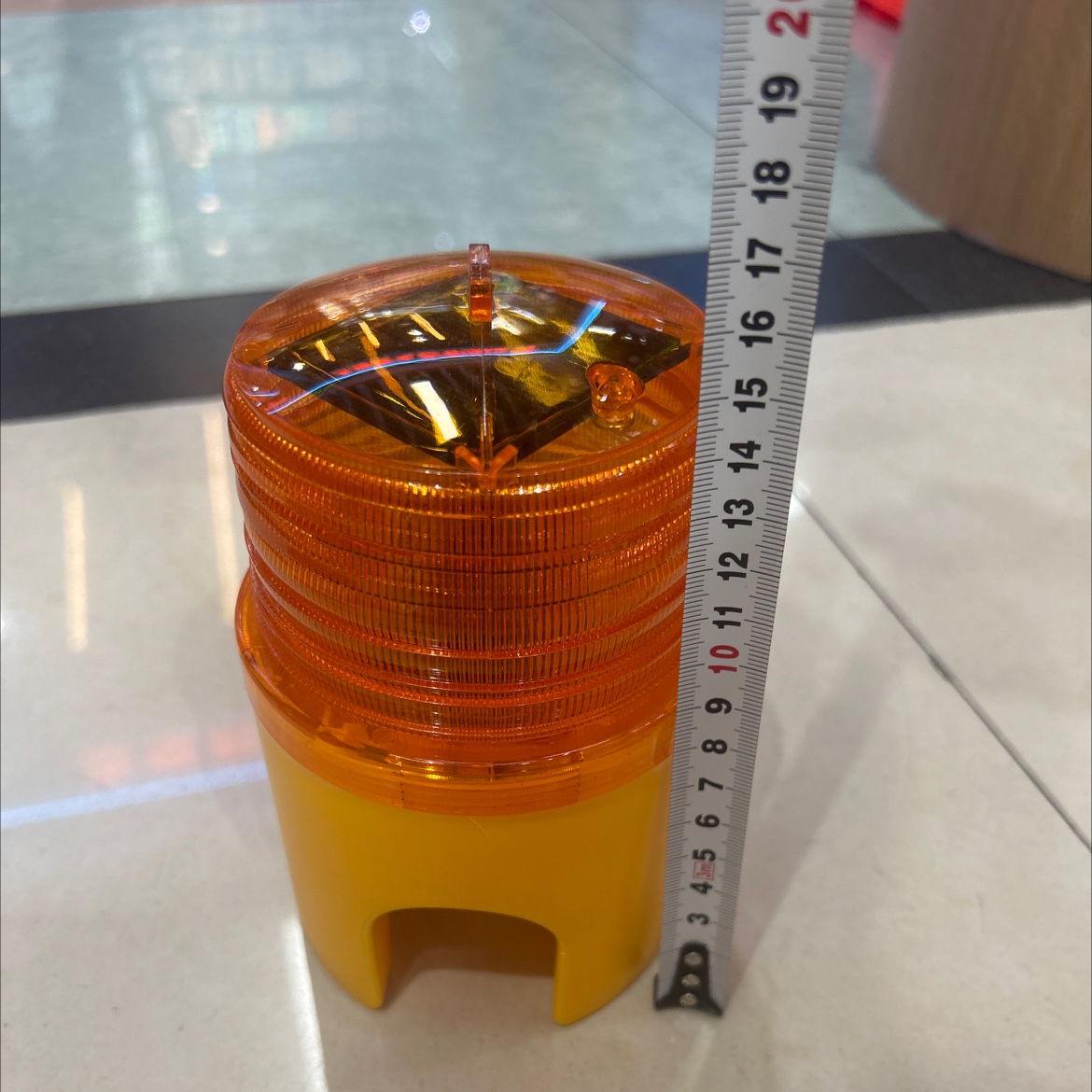 Traffic warning light JS08 with solar panel detail image 2