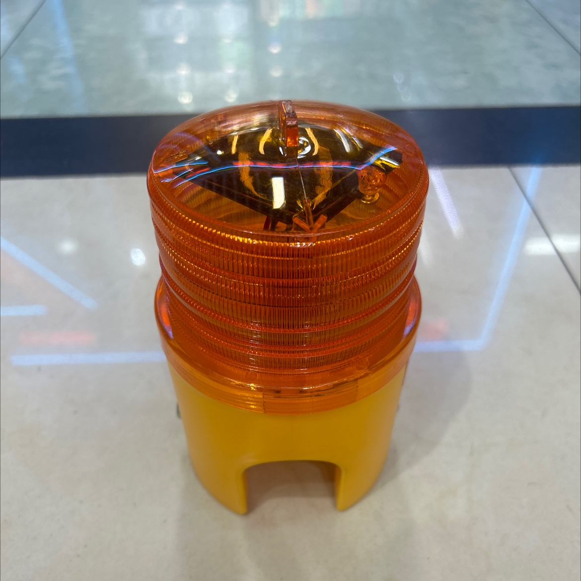 Traffic warning light JS08 with solar panel