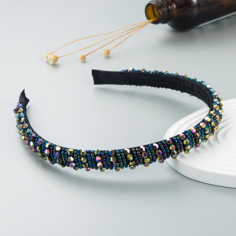 Hair bands, European and American hand-woven beaded headbands, Baroque beaded hair bundles for women, Korean version of popular facial wash hair accessories, hair bands and headwear Application Scenario