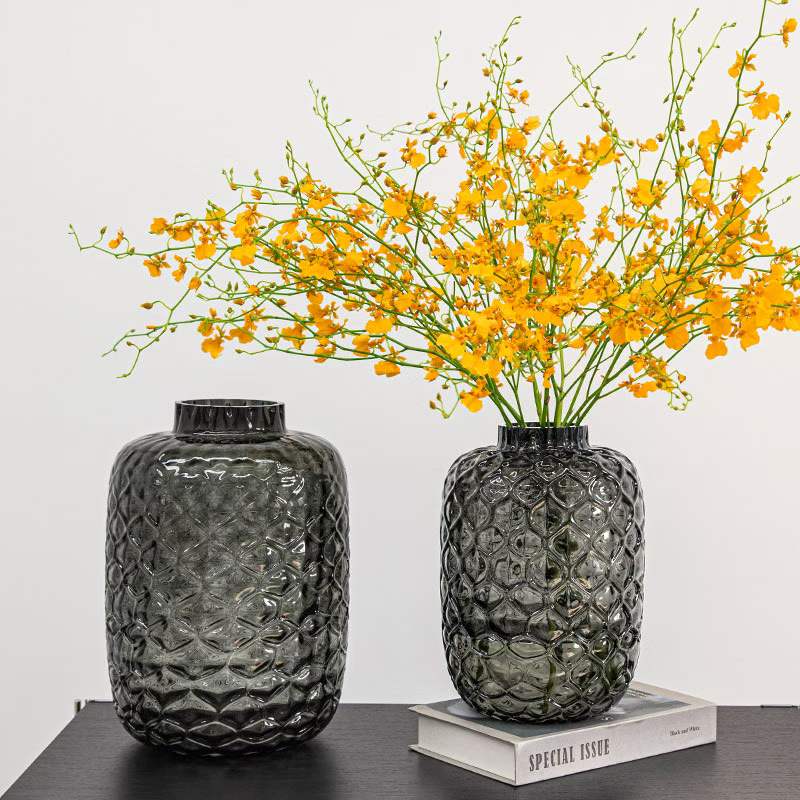 Black textured glass vase, rectangular ceramic plastic planting box, flowerpot details Picture