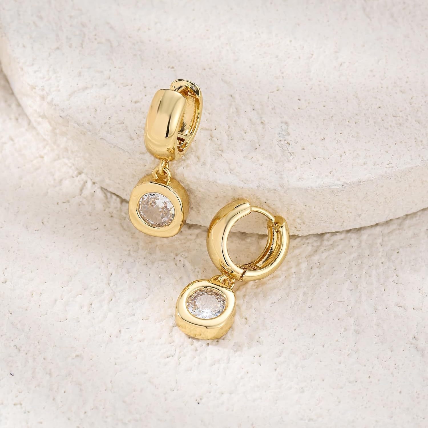 European and American cross-border best-selling brass electroplated real gold bubble ear buckles, round zircon ear studs, women's cross-border earrings and earrings Application Scenario