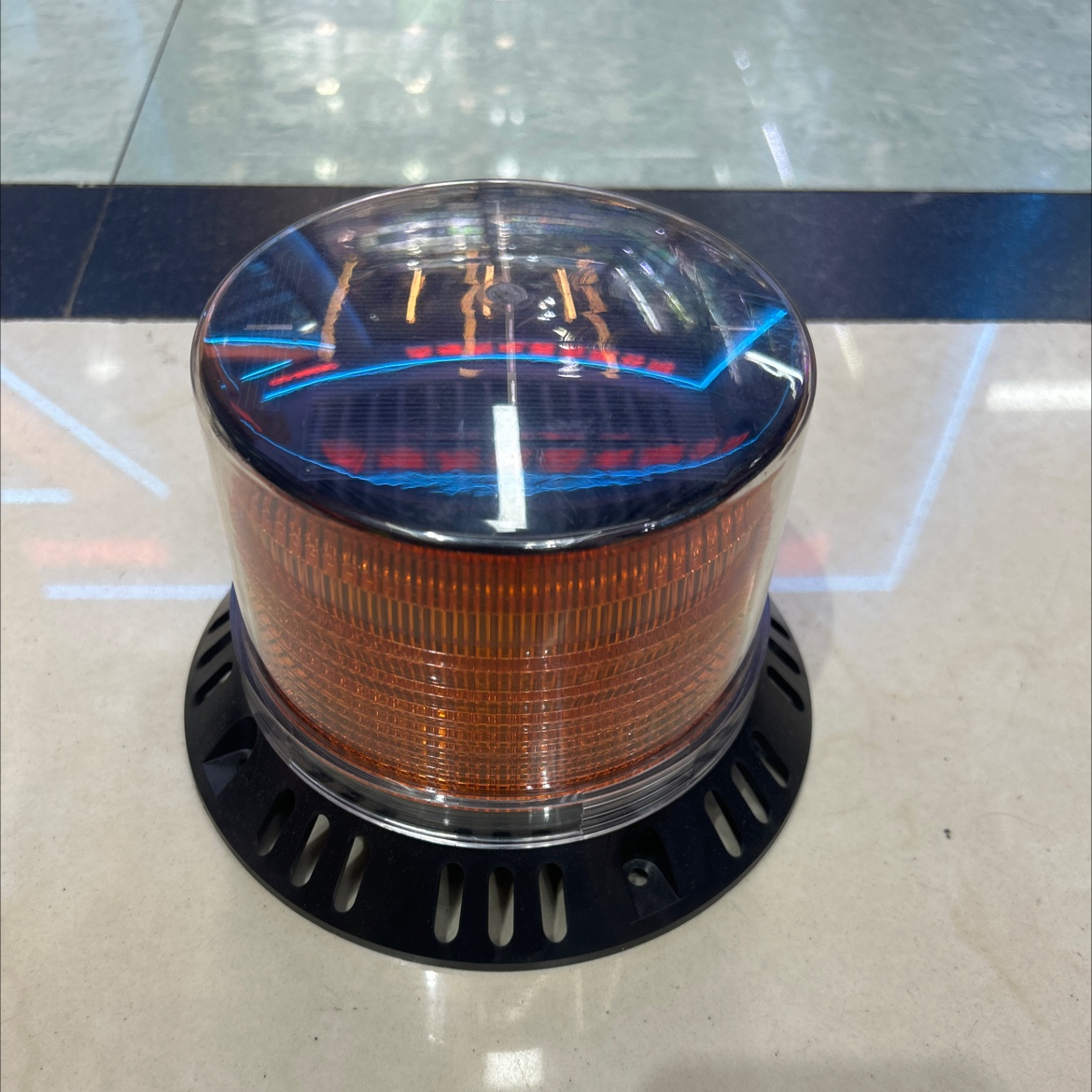 Traffic warning light with solar panel 6110YW