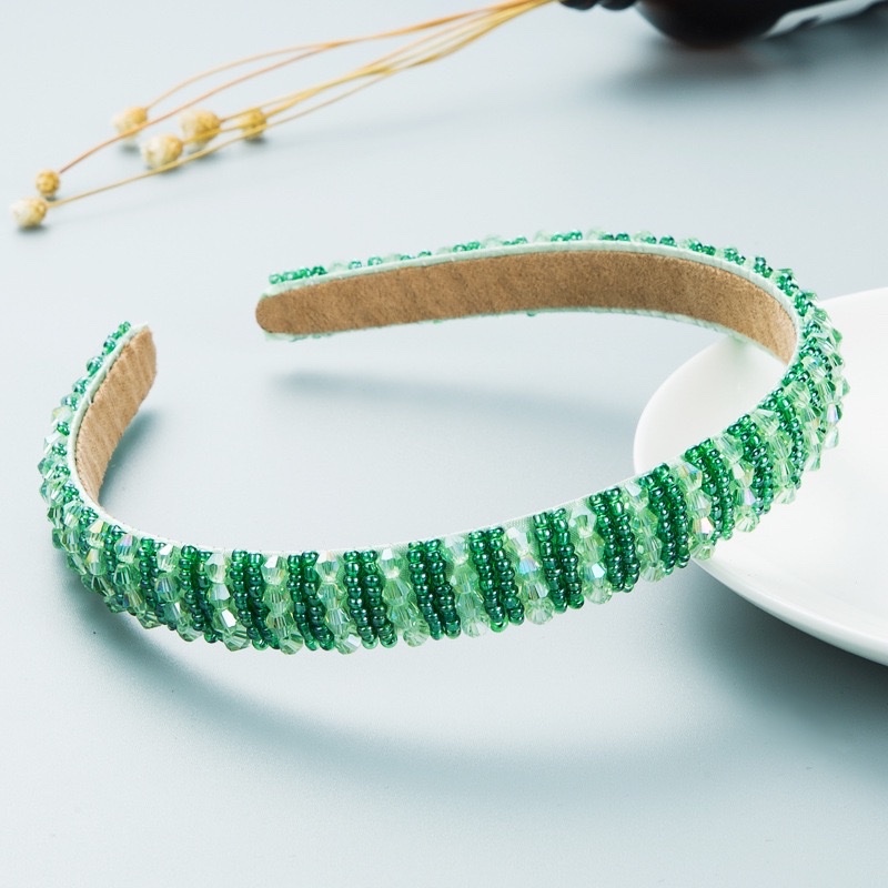 Hair bands, European and American hand-woven beaded headbands, Baroque beaded hair bundles for women, Korean version of popular facial wash hair accessories, hair bands and headwear detail image 4