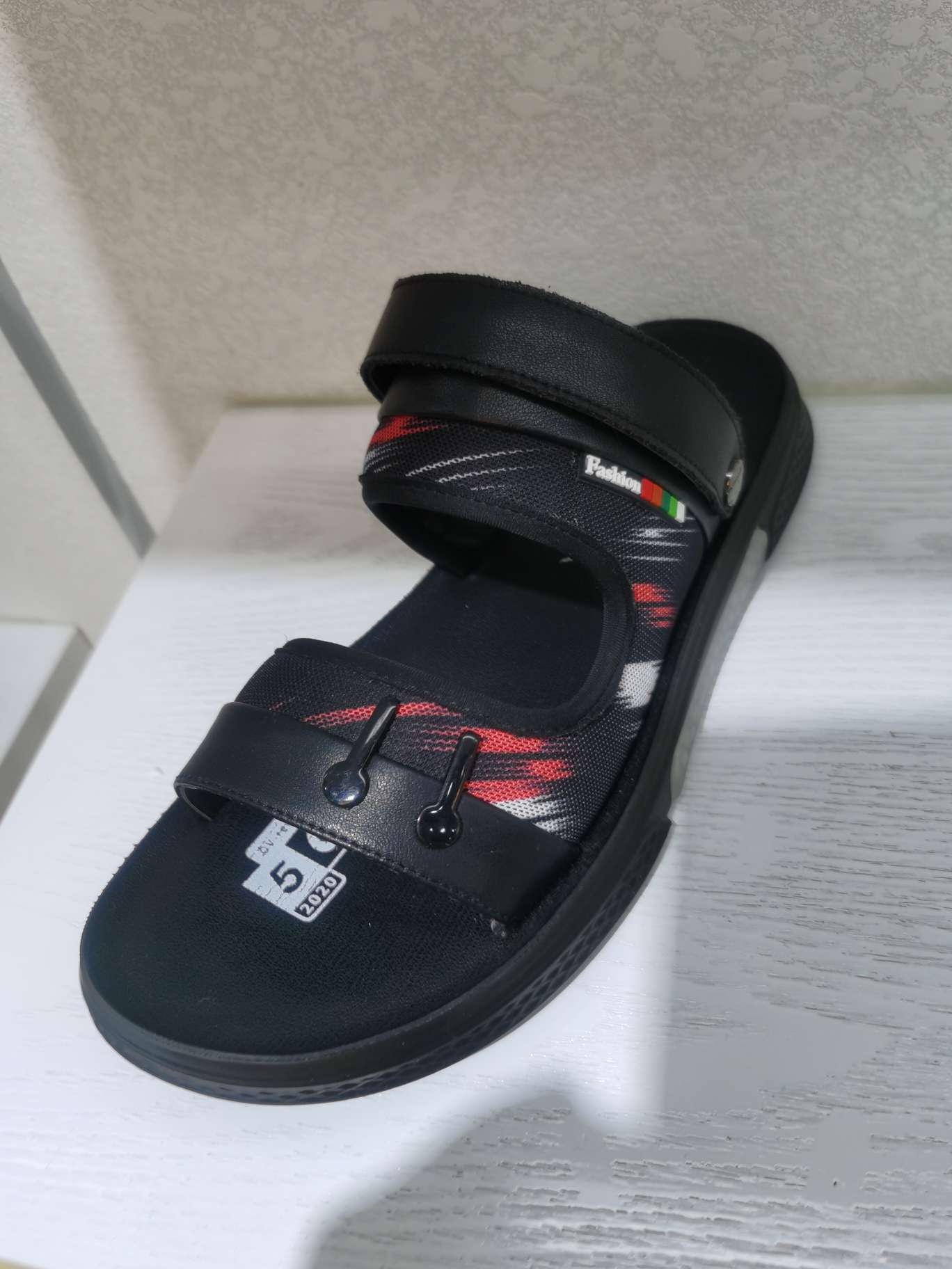 黑色简约时尚凉鞋 男款夏季透气防滑平底休闲 sandals