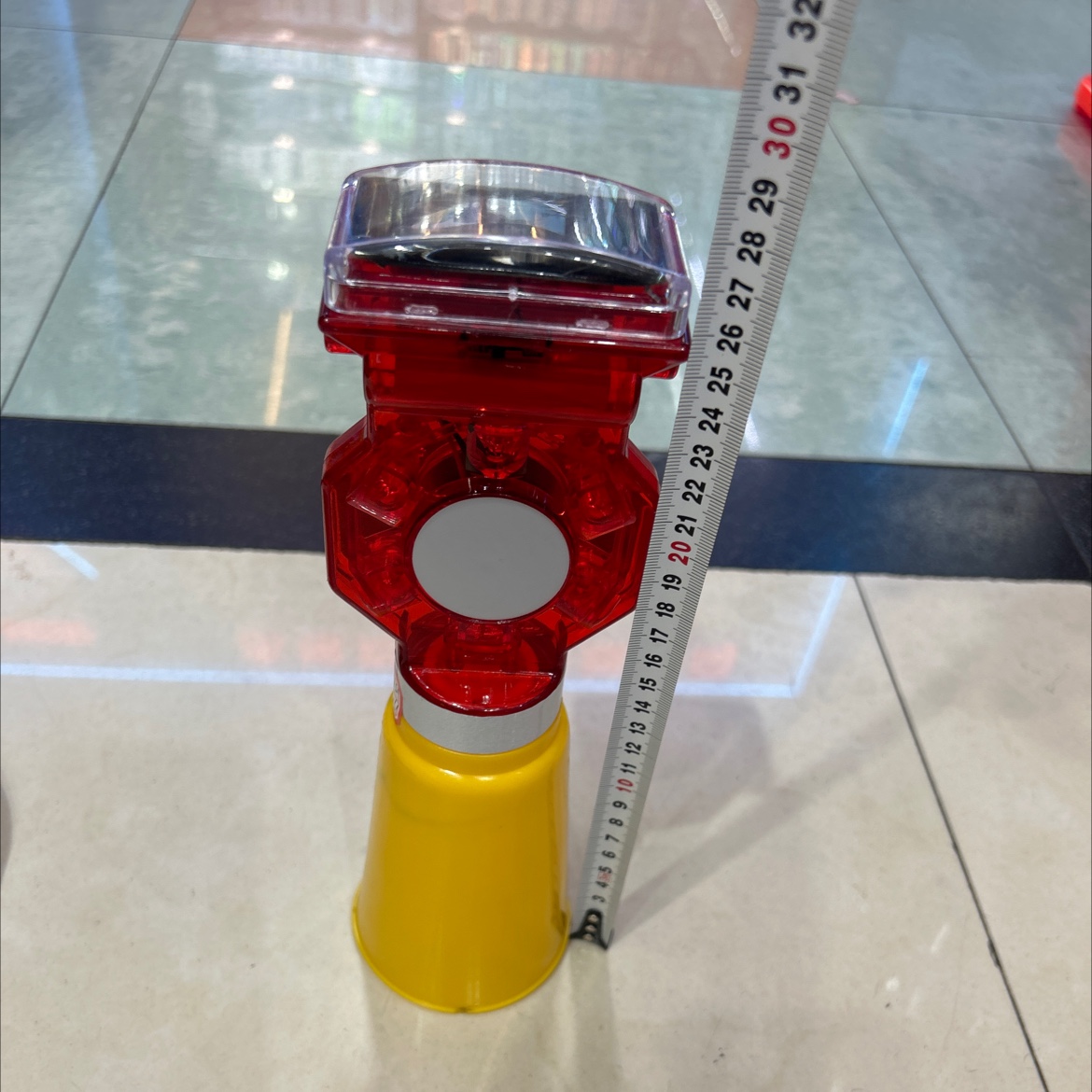 Traffic warning light M12 with solar panel detail image 2