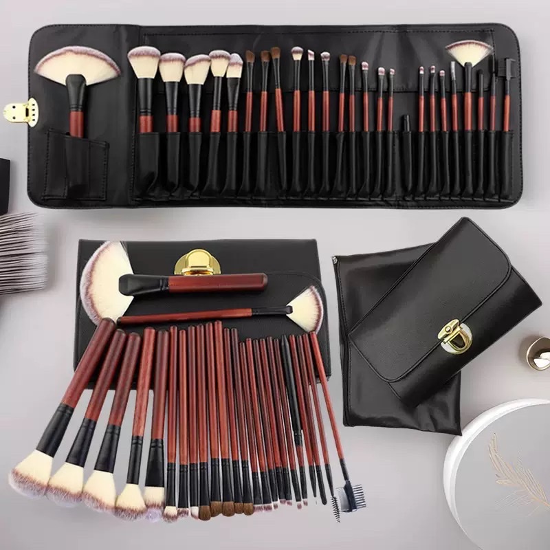 Makeup brush, a multi-functional combination makeup set specially favored by makeup artists. Makeup brush, cosmetic set