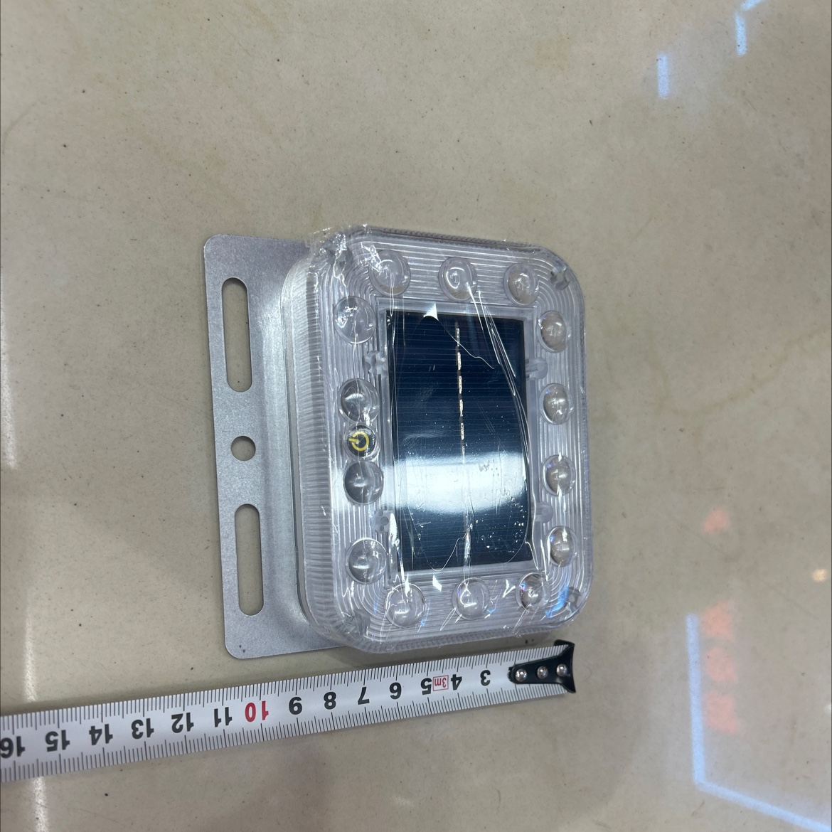 مع ألواح شمسية ومصابيح أرضية مغناطيسية 2 Specification image