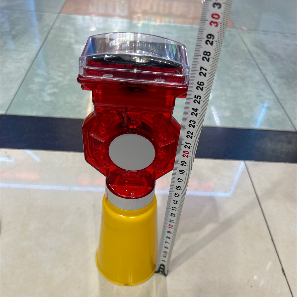 Traffic warning light M12 with solar panel details Picture