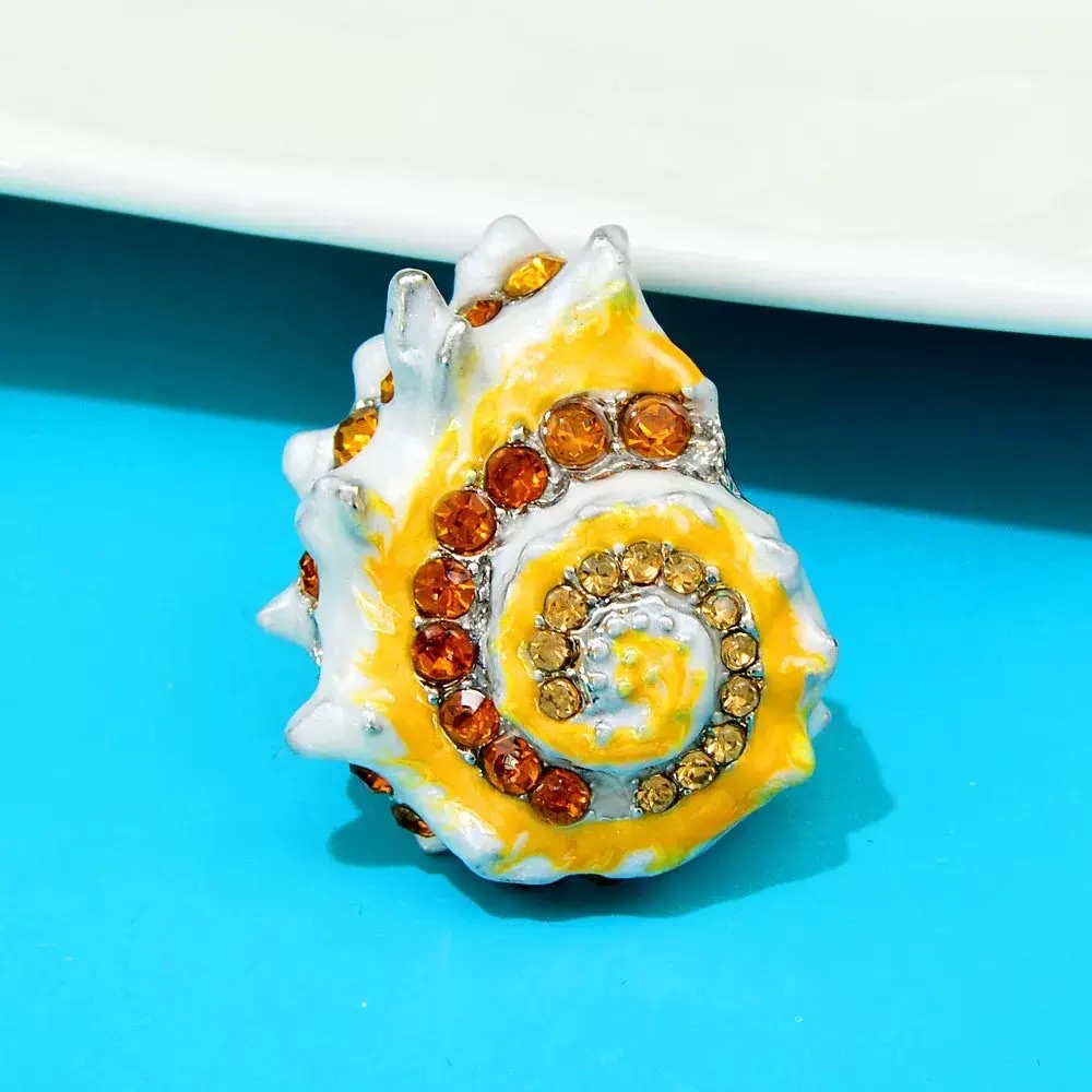 A variety of Marine life conch shell brooches, fashionable enamel pins, starfish shell clothing accessories in stock for wholesale detail image 6