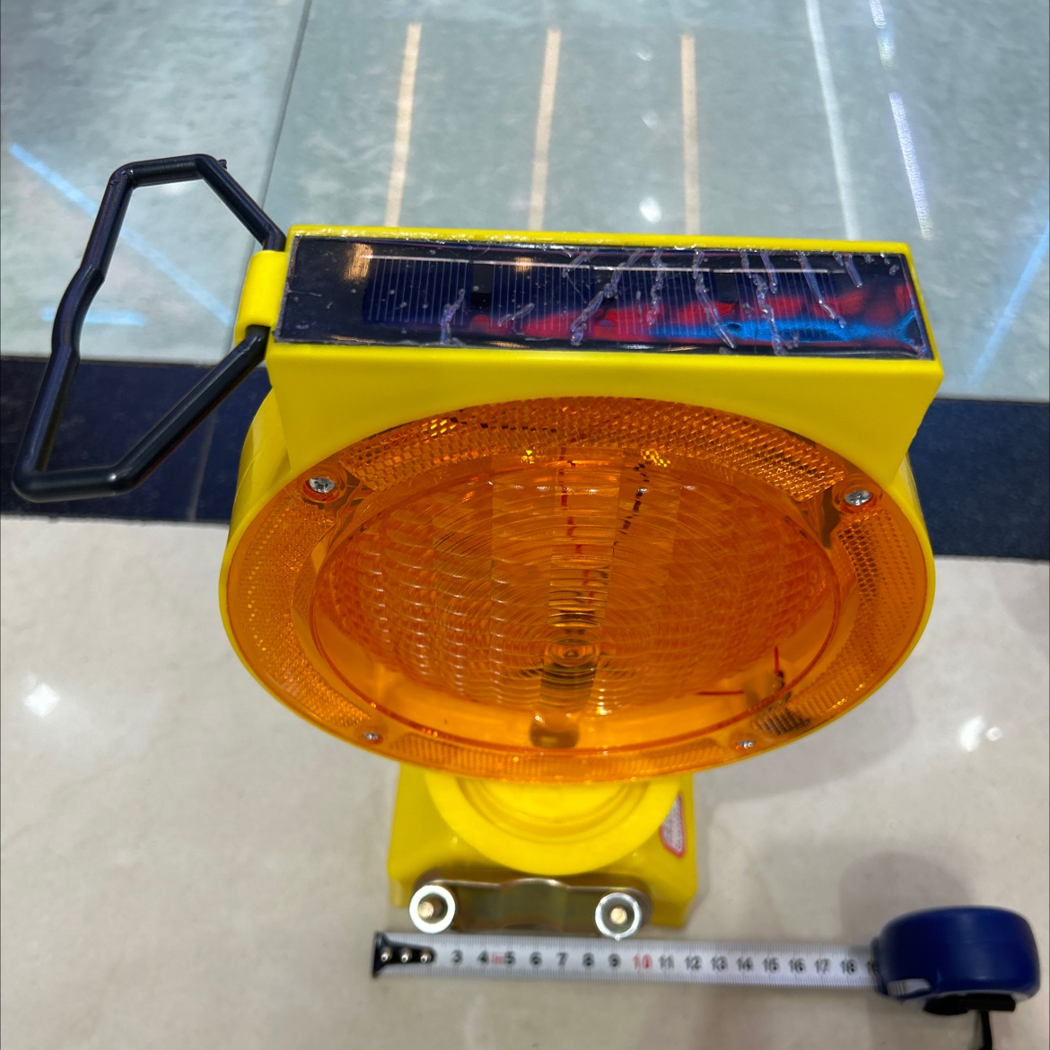 Traffic warning light with solar panel 1145 Application Scenario