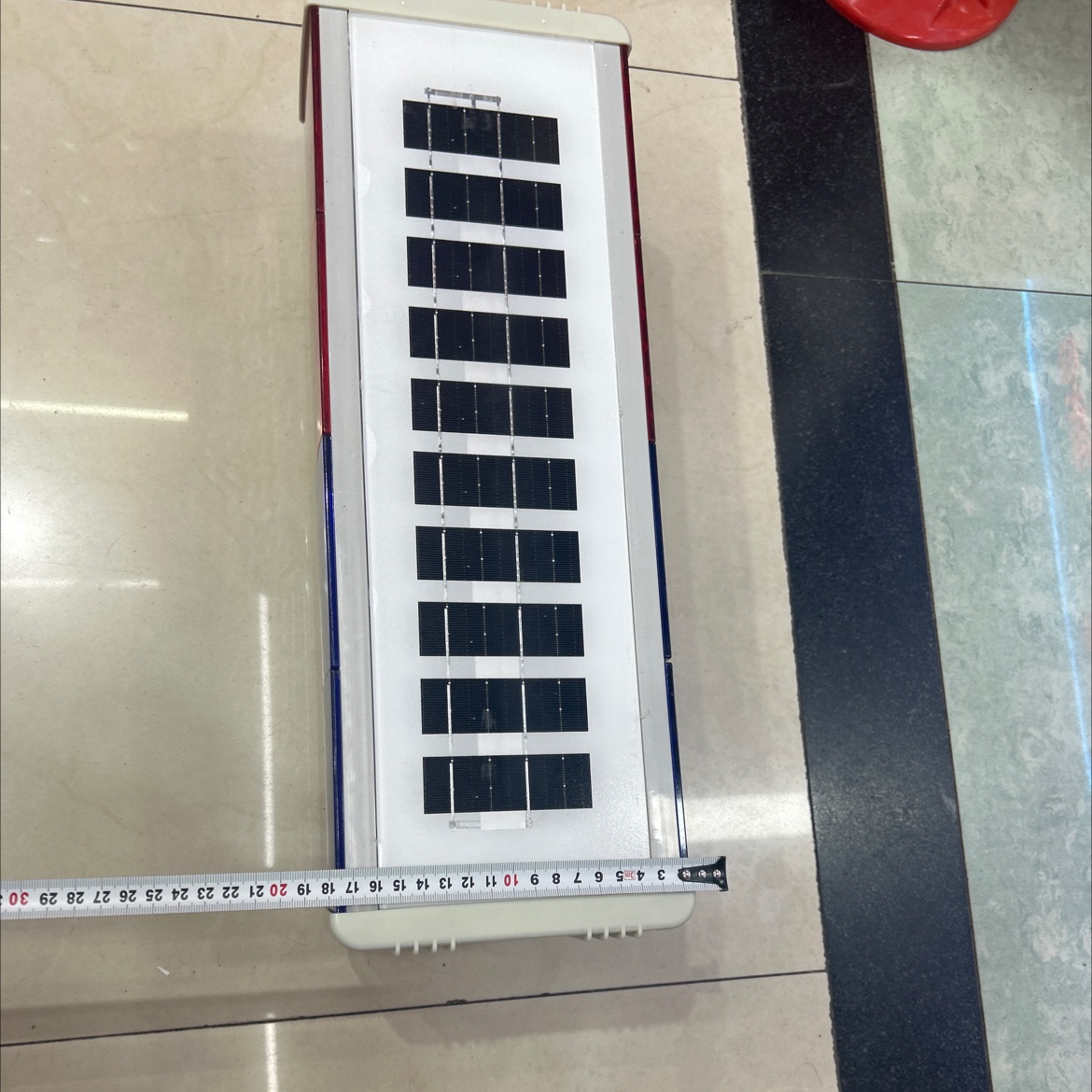 Traffic warning light with solar panel 135-2 Application Scenario