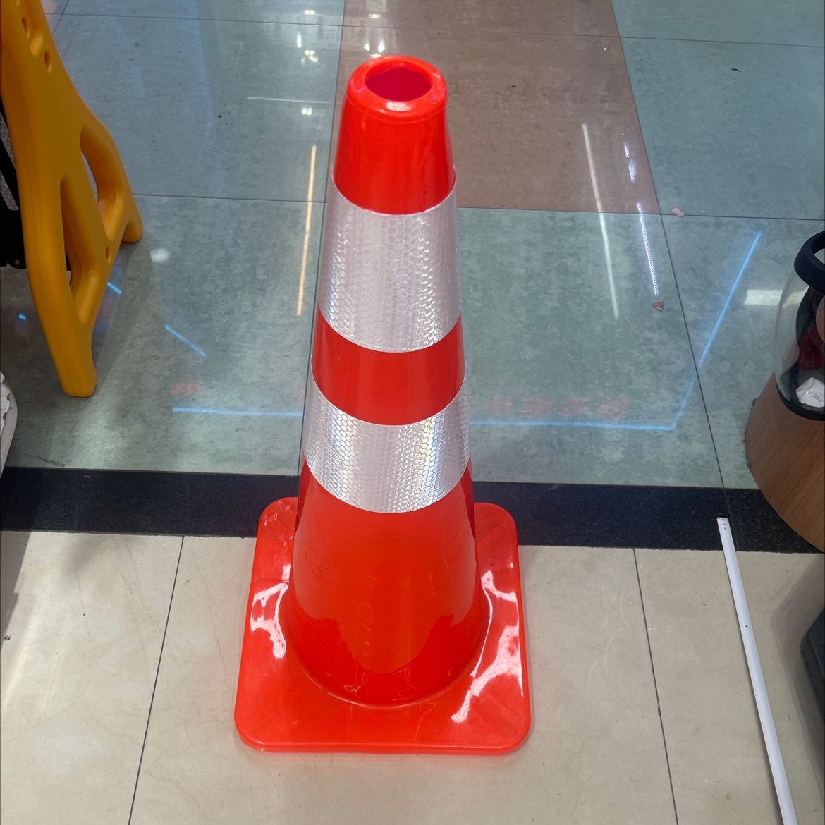 مخروط المرور PVC70CM