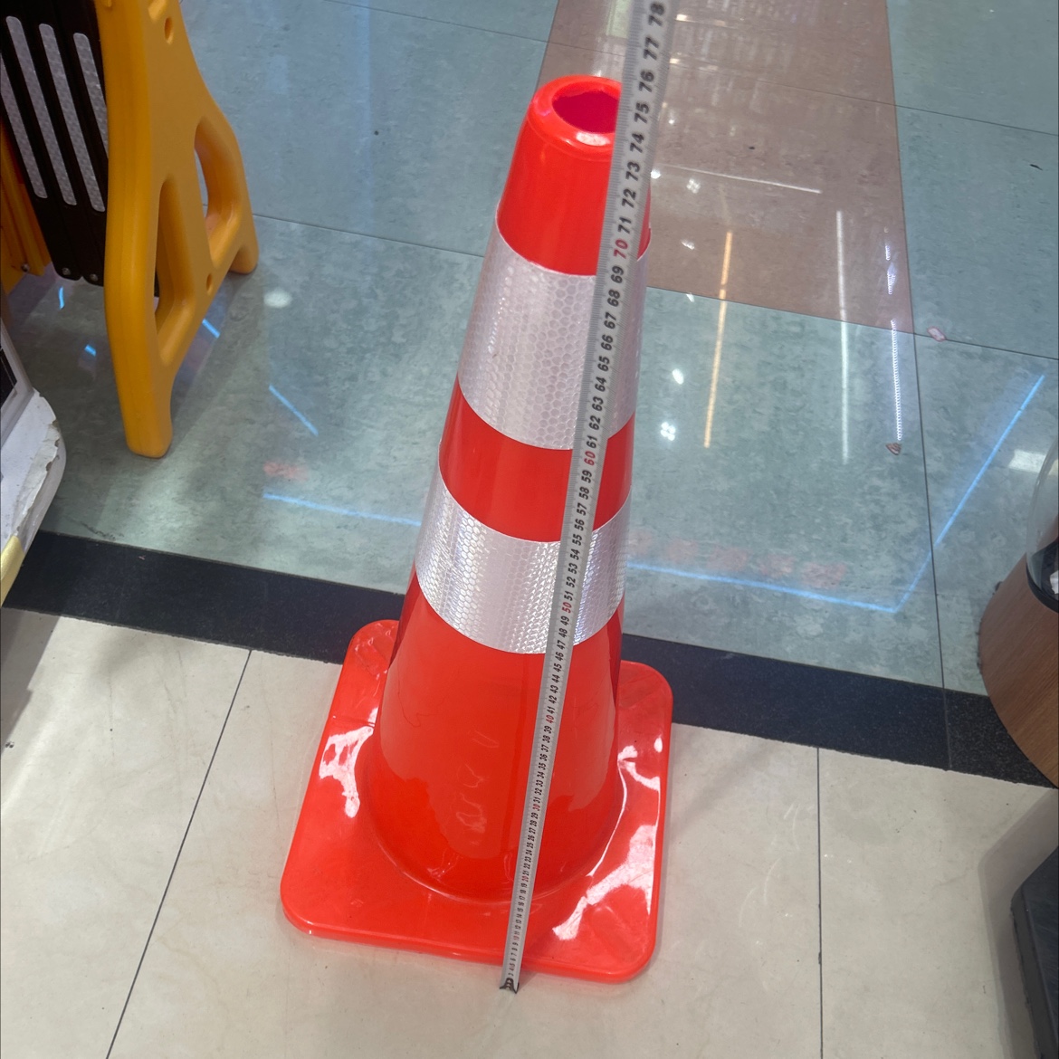مخروط المرور PVC70CM details Picture