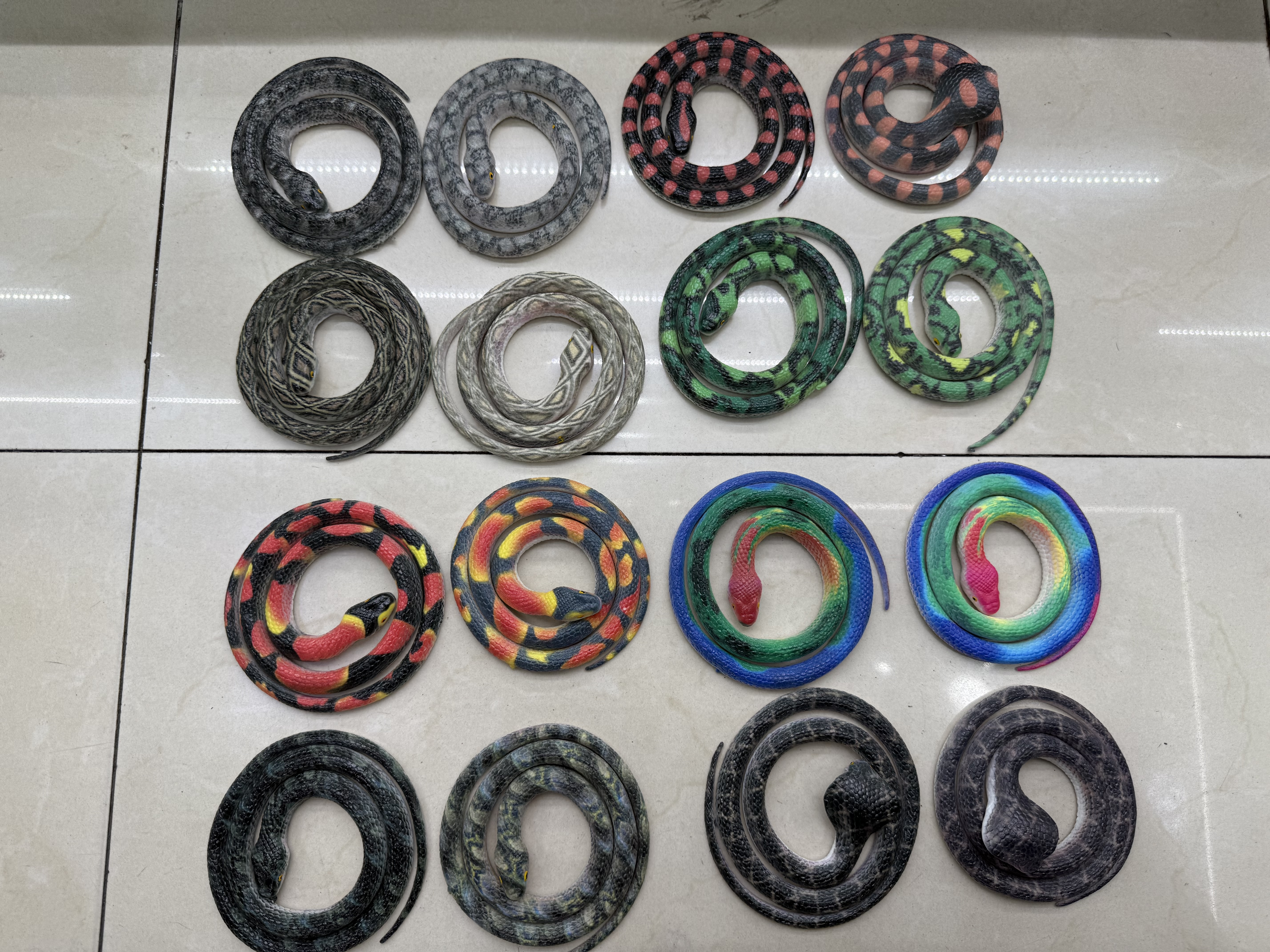 仿真蛇超逼真蛇万圣节整蛊玩具蛇扭蛋配件蛇道具蛇创意小玩具