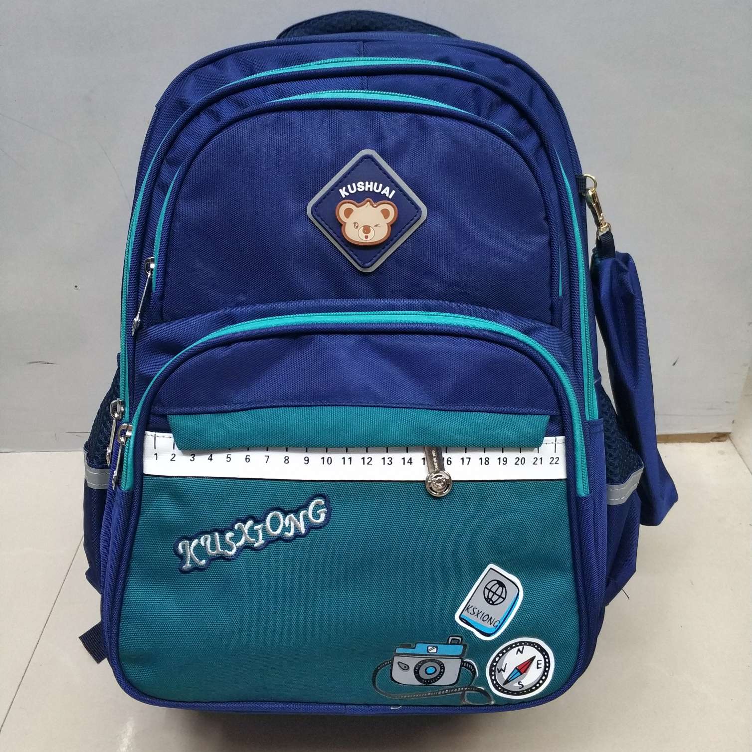 硬壳蓝色儿童书包小学生卡通幼儿园书包