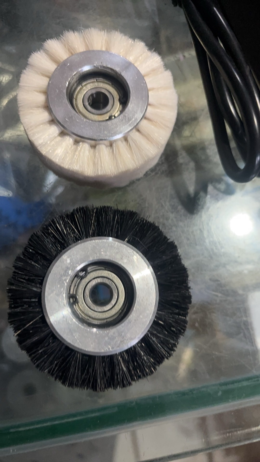 White soft brush wheel, black hard brush wheel, black brush wheel elastic rolling fixed bracket device assembly Specification image