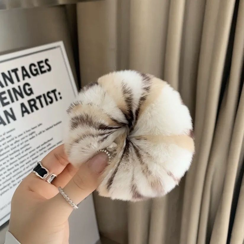 ins Autumn and winter real rex rabbit fur rings, cute fluffy hair strings, girl headwear, pig intestine hair accessories for adults and children details Picture