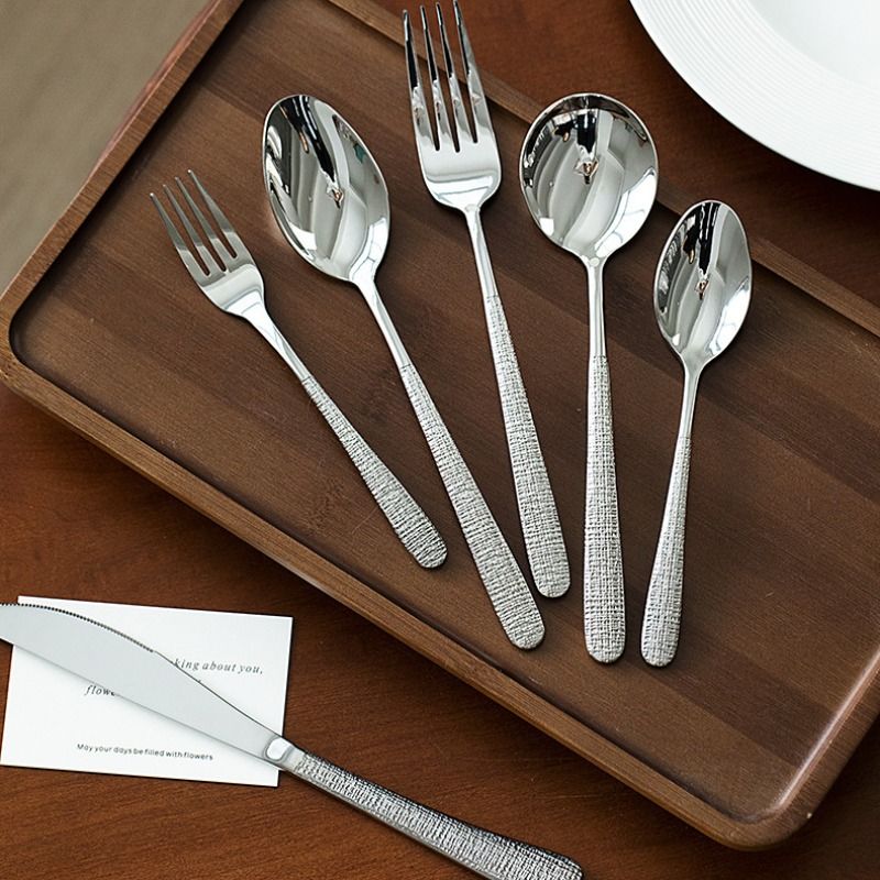 304 acero inoxidable cuchillo tenedor cuchara conjunto de alto aspecto horizontal retro western comida steak tenedor y cuchillo francés beber sopa cuchara con mango largo