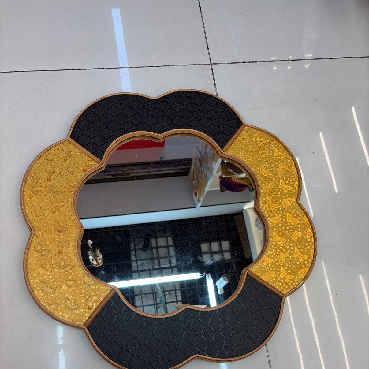 金色蝴蝶图案花形化妆镜 时尚家居装饰镜详情图1