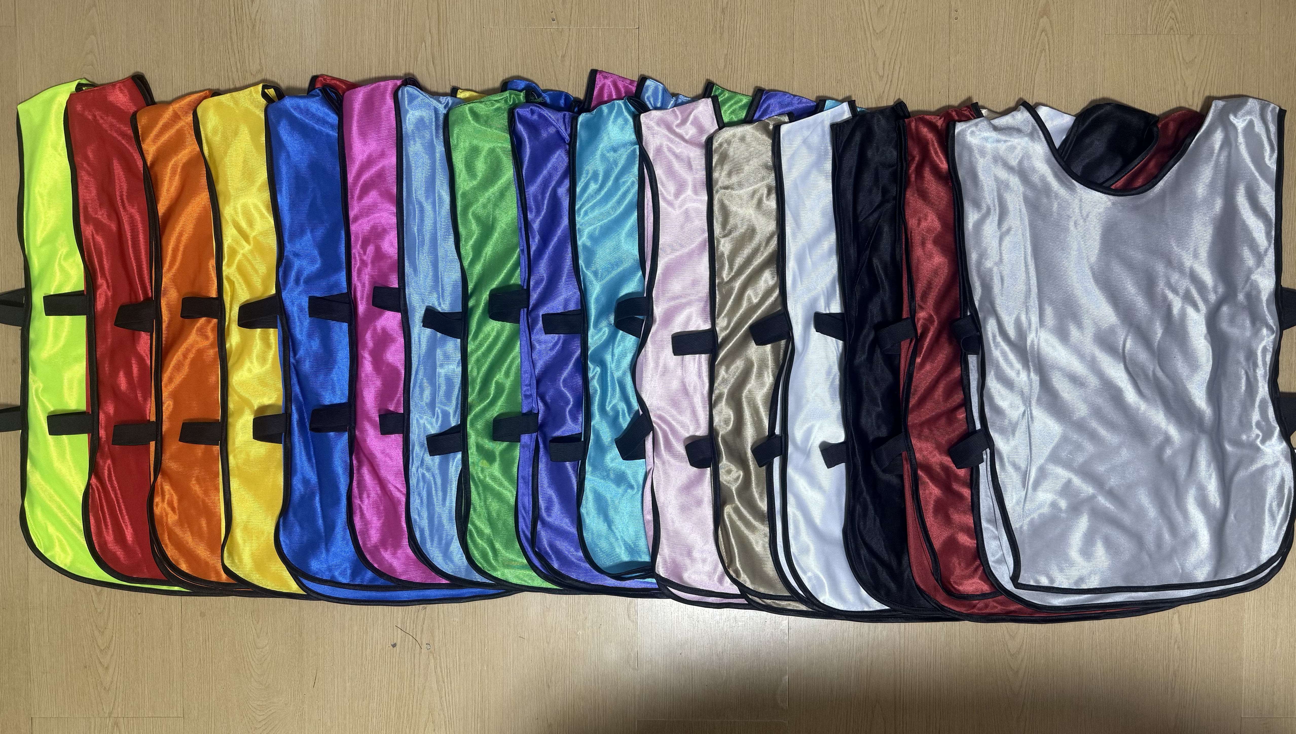Wholesale of cross-border mesh breathable basketball training vests, competitive suits, outdoor expansion vests, number team uniforms detail image 2