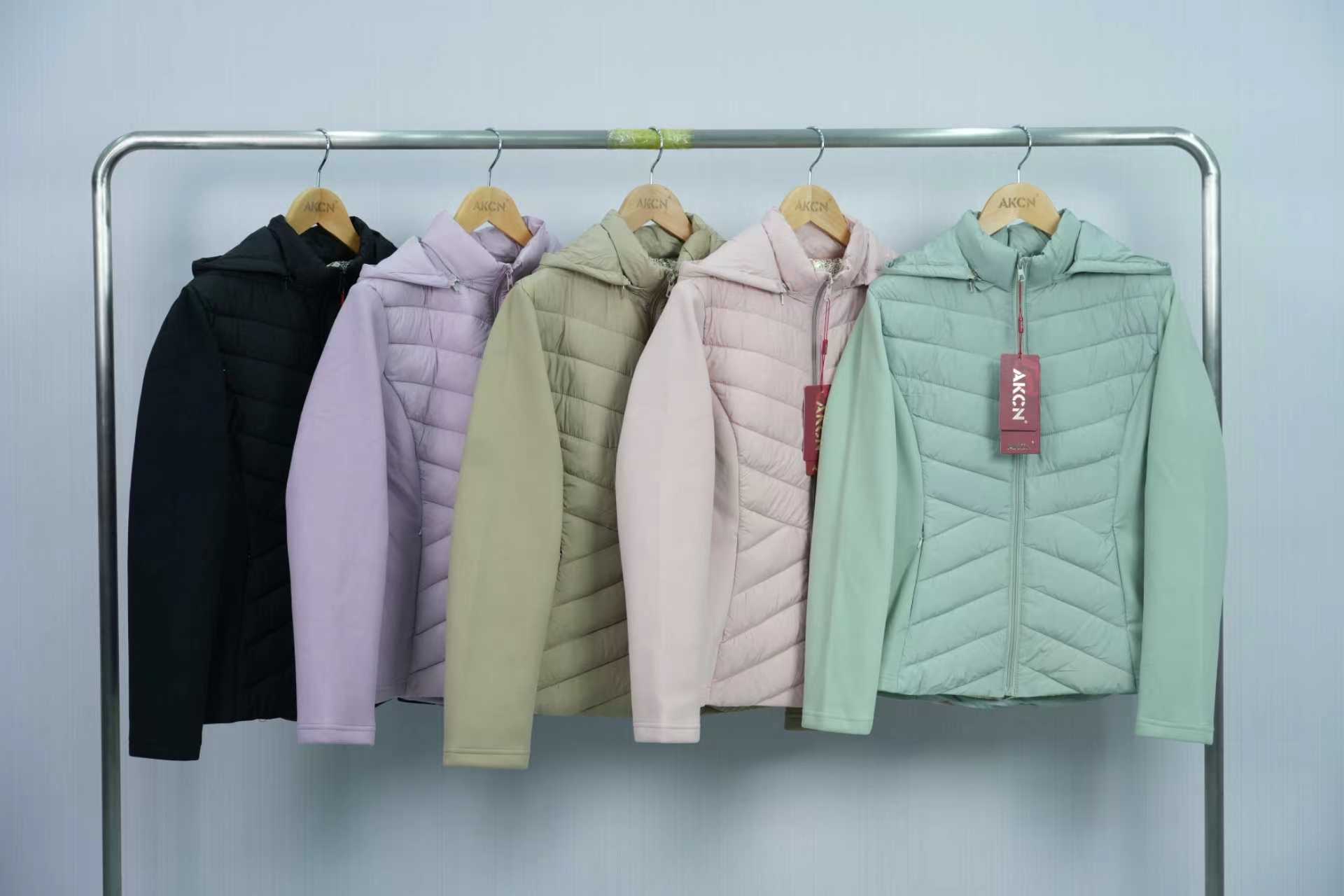 Women's cotton-padded winter wear, thick and warm outerwear for women detail image 1