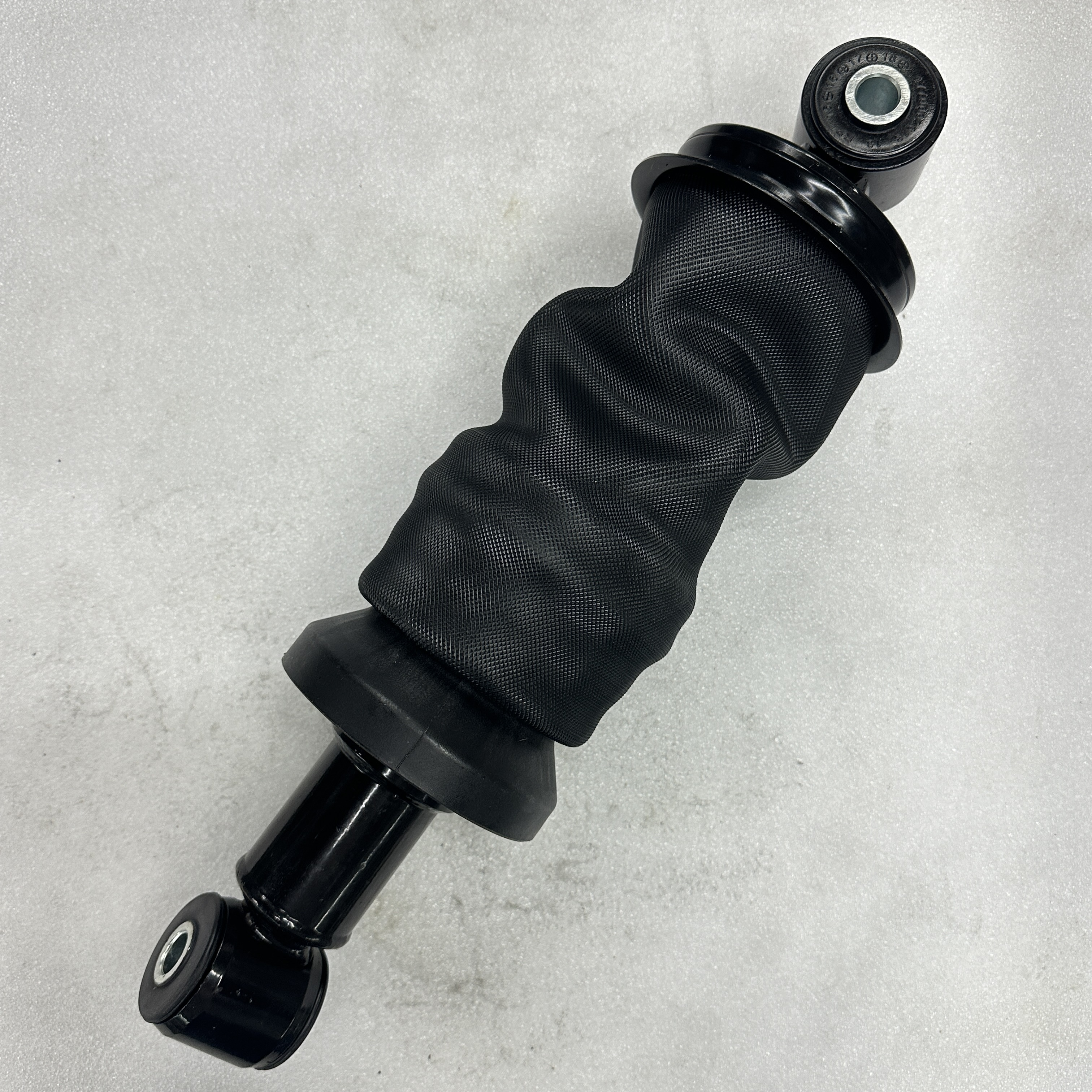 وتطبق قطع الغيار الثلاثة على محفظة الصدمات HQ5001150SQ2 بالنسبة إلى قطع غيار بطاقة "ساني" الثلاثية الوزن
