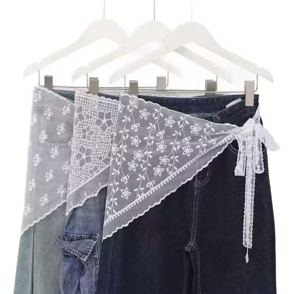 Fashionable clothing and accessories go well with other clothes and accessories