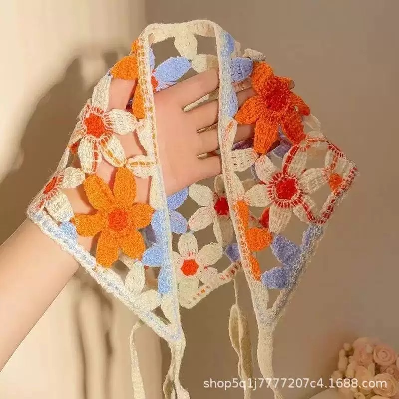 Fashionable knitted crocheted and hollowed-out triangular scarf, sweet and cute girl style, floral headscarf and hair band, trendy girl style detail image 5