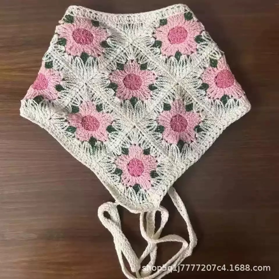 Fashionable knitted crocheted and hollowed-out triangular scarf, sweet and cute girl style, floral headscarf and hair band, trendy girl style detail image 4