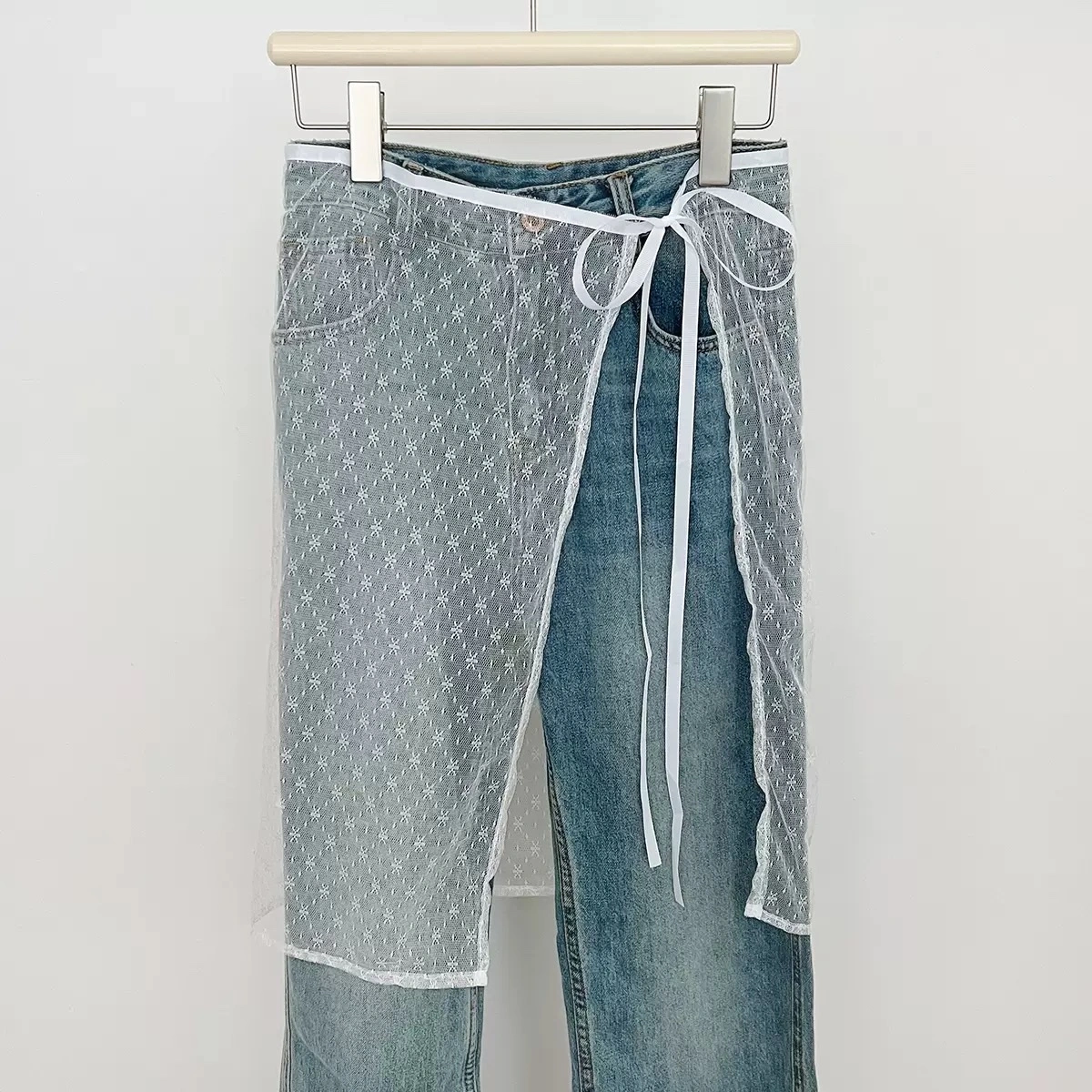 Fashionable clothing and accessories go well with other clothes and accessories detail image 12